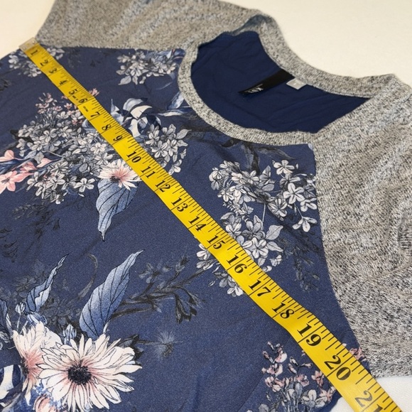Kut From The Kloth knit blouse two-tone line sleeves round neckline floral Sz S - Picture 5 of 10